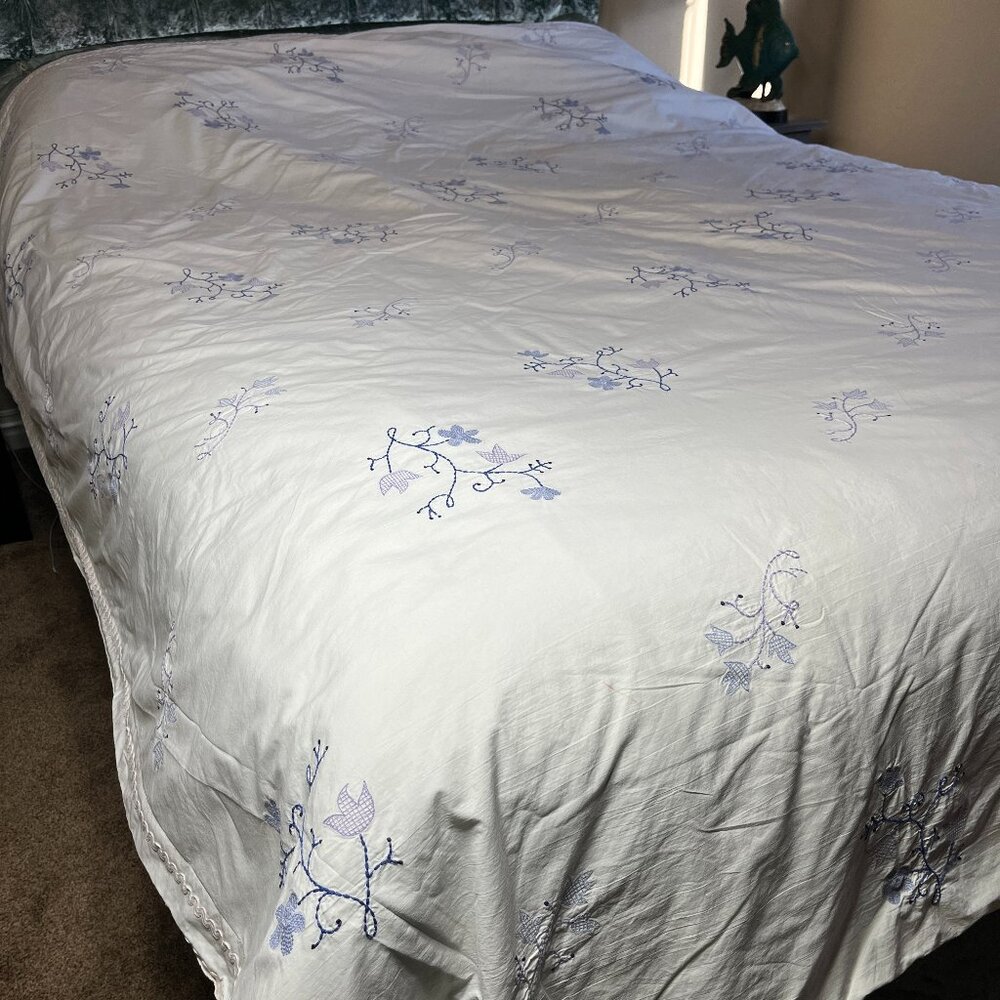 Linens N Things Cotton Duvet Cover with Blue and Purple Embroidered Flowers